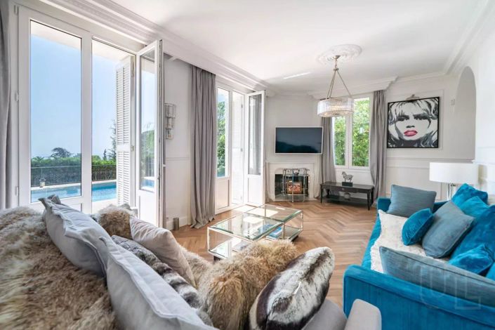 Image No.4-6 Bed House for sale