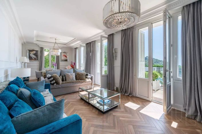 Image No.5-6 Bed House for sale