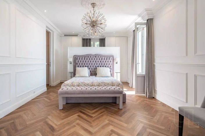 Image No.8-6 Bed House for sale