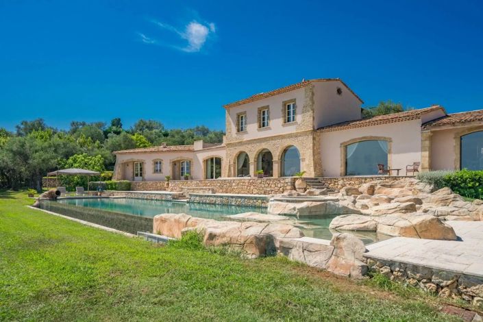 Image No.2-Maison de 5 chambres à vendre à Châteauneuf-Grasse