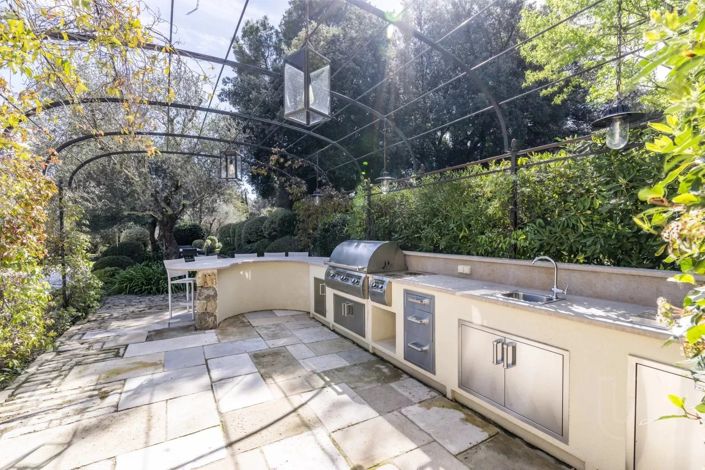 Image No.20-7 Bed House for sale