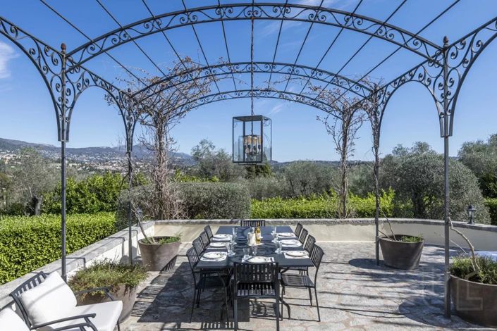 Image No.23-7 Bed House for sale