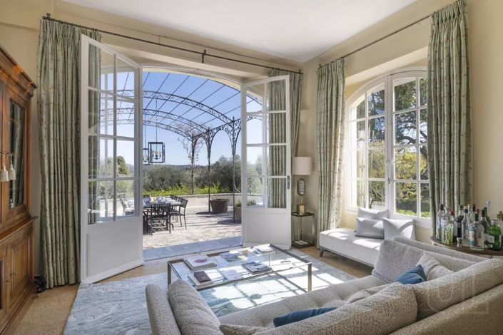 Image No.27-7 Bed House for sale