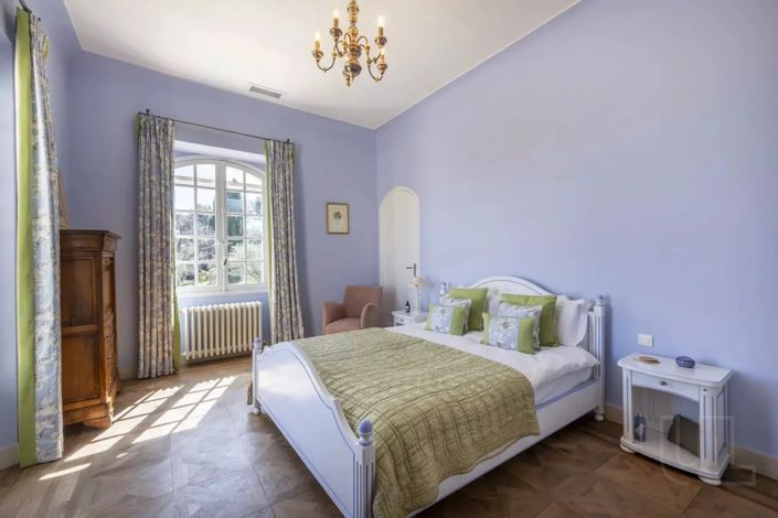 Image No.35-7 Bed House for sale