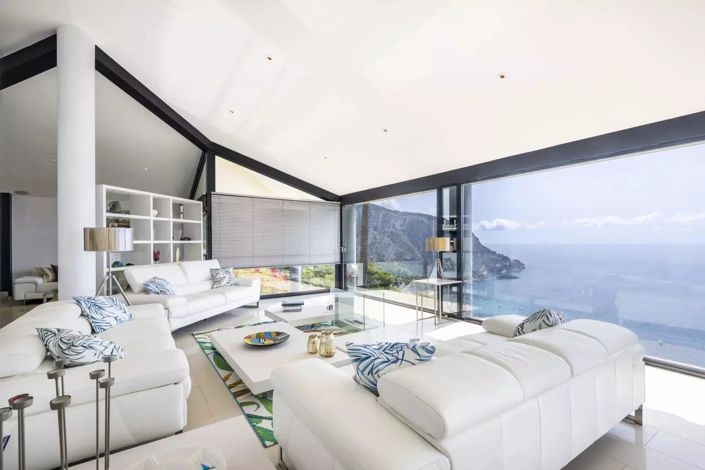Image No.8-5 Bed House for sale