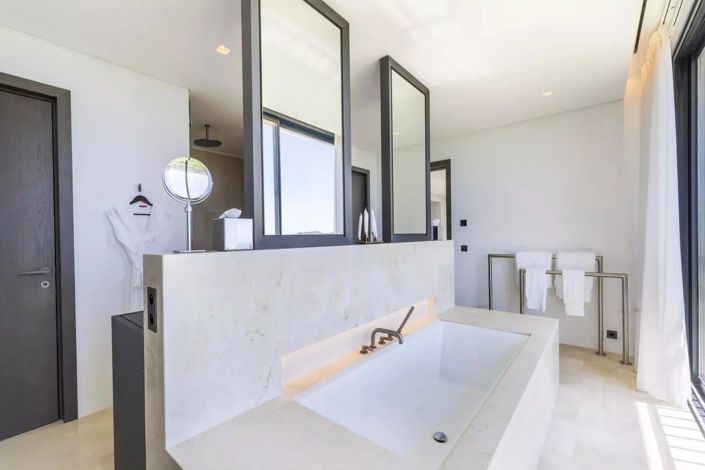 Image No.11-7 Bed House for sale