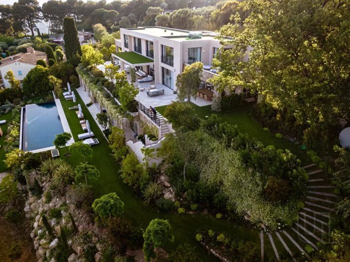 Image No.12-7 Bed House for sale