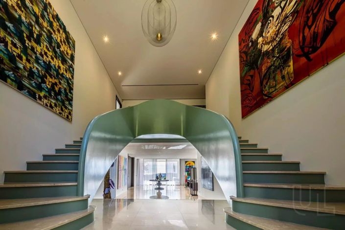 Image No.24-7 Bed House for sale