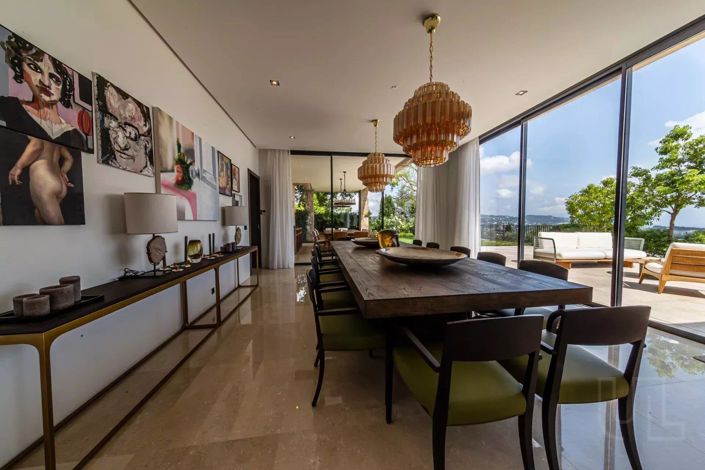 Image No.25-7 Bed House for sale