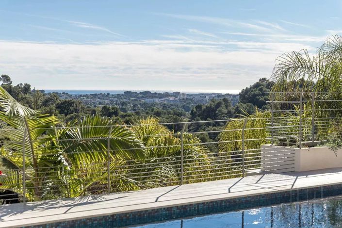 Image No.2-6 Bed House for sale