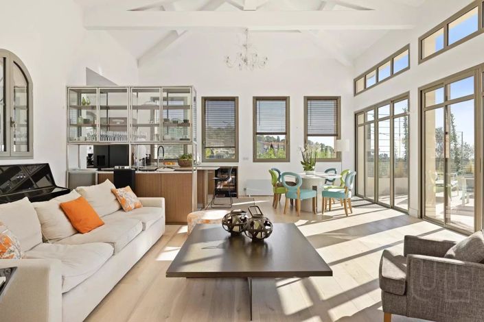 Image No.4-6 Bed House for sale