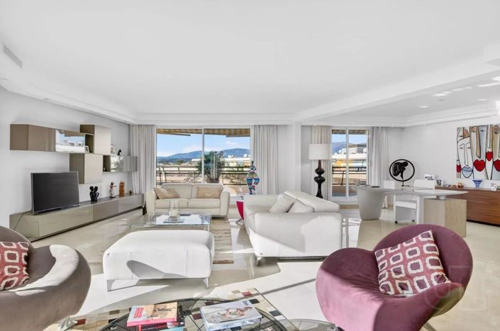 Image No.4-4 Bed Apartment for sale