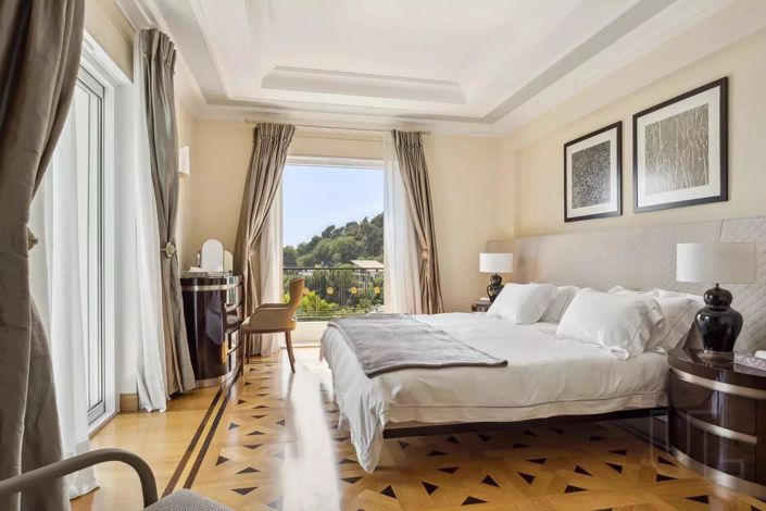 Image No.12-6 Bed House for sale