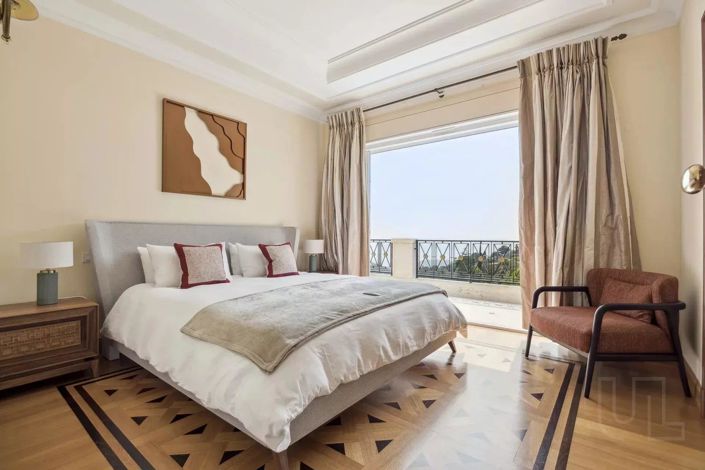 Image No.13-6 Bed House for sale