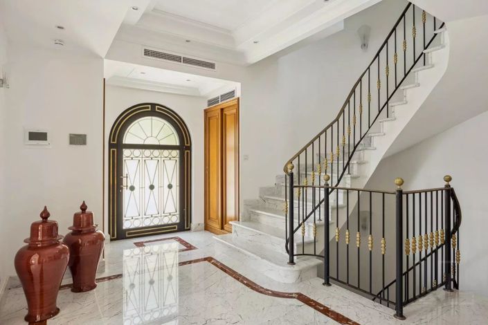 Image No.16-6 Bed House for sale