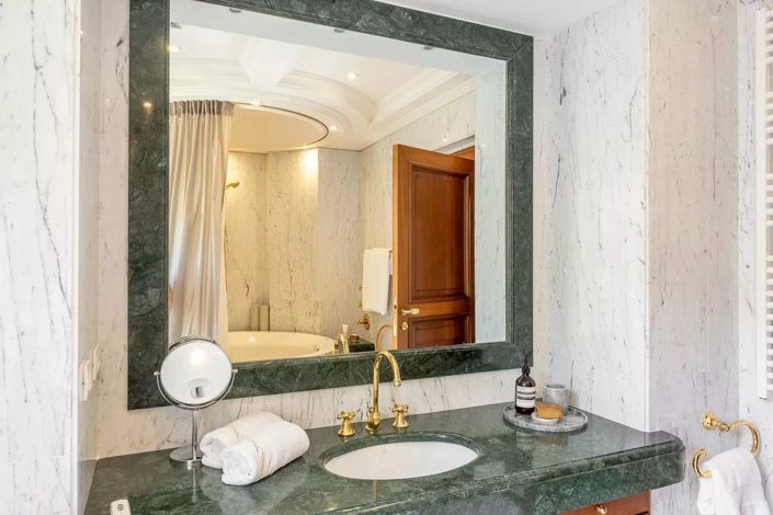 Image No.25-6 Bed House for sale