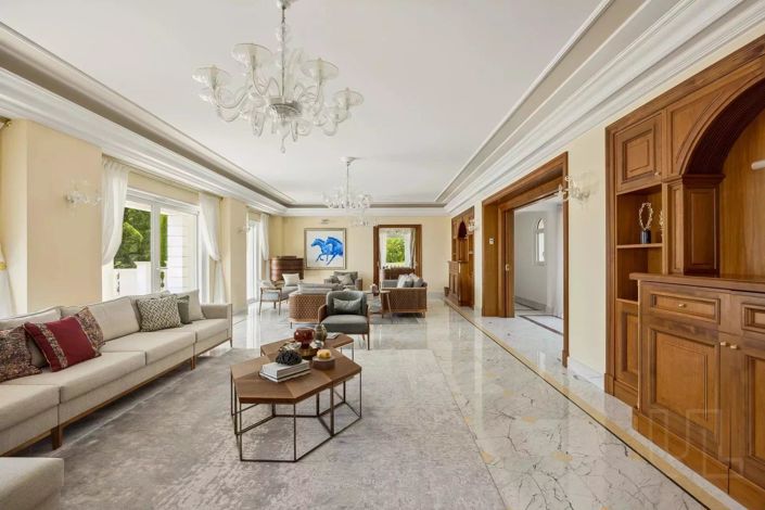 Image No.26-6 Bed House for sale