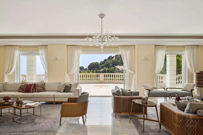 Image No.8-6 Bed House for sale