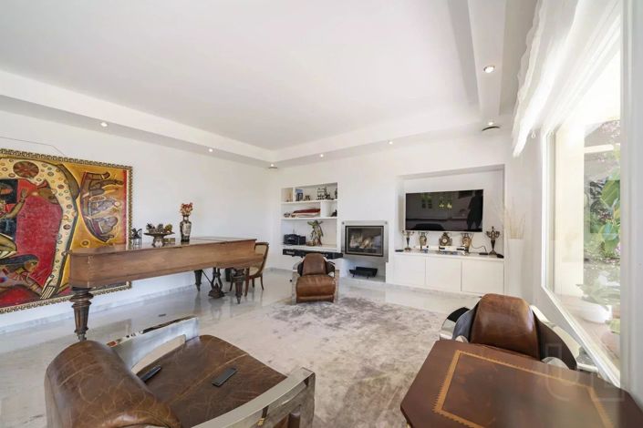 Image No.5-5 Bed House for sale