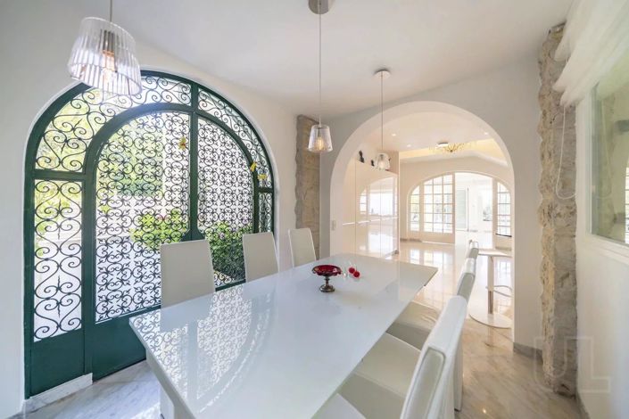 Image No.6-5 Bed House for sale