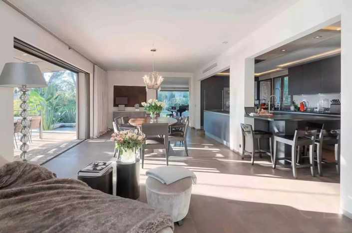 Image No.5-4 Bed House for sale