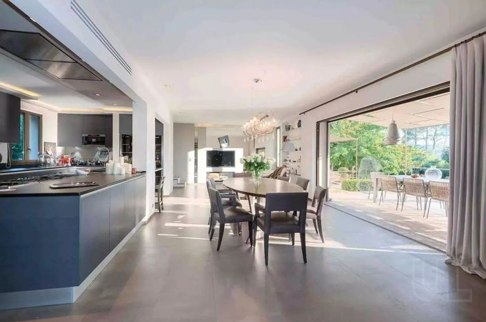 Image No.6-4 Bed House for sale