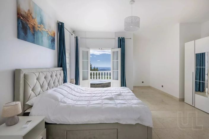 Image No.8-7 Bed House for sale
