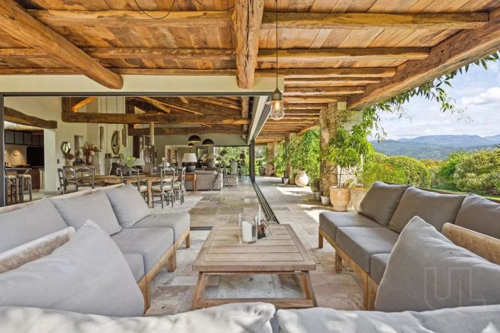 Image No.6-5 Bed House for sale