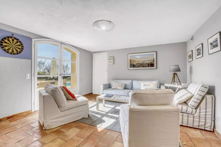 Image No.5-5 Bed House for sale