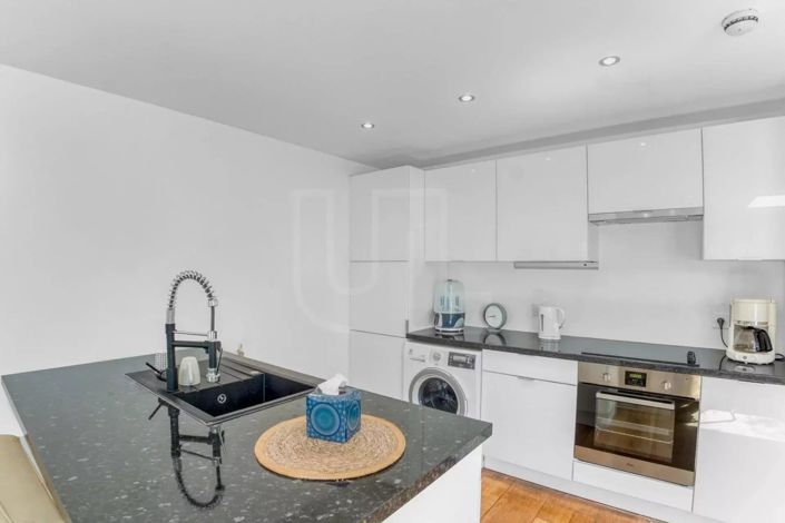 Image No.28-7 Bed House for sale