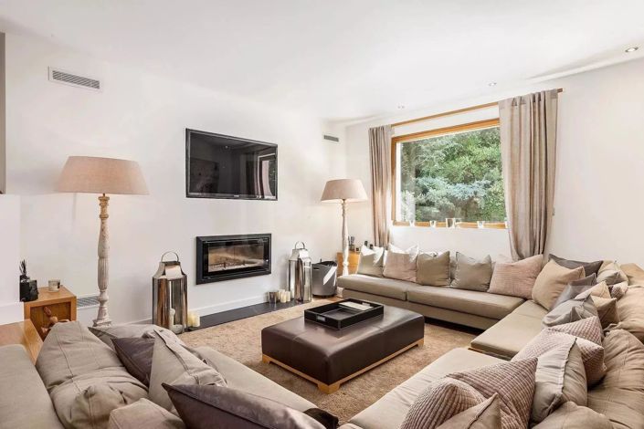 Image No.34-7 Bed House for sale