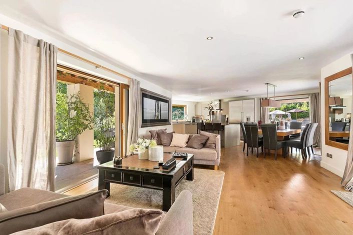 Image No.35-7 Bed House for sale