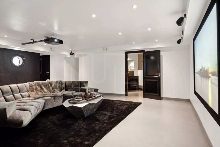 Image No.20-4 Bed House for sale