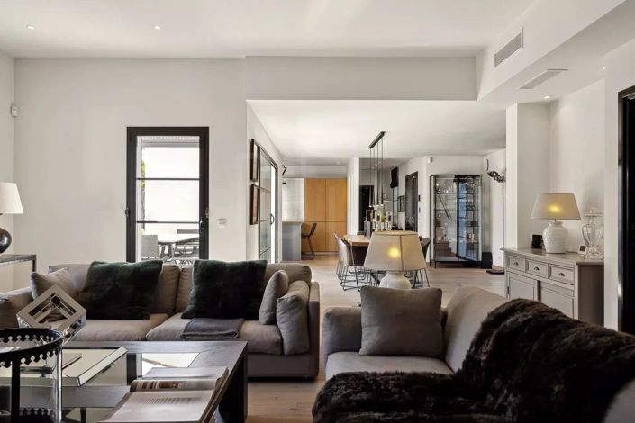 Image No.5-4 Bed House for sale