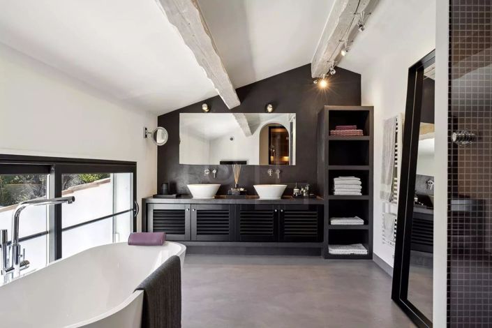 Image No.8-4 Bed House for sale