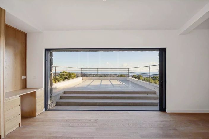 Image No.4-5 Bed House for sale