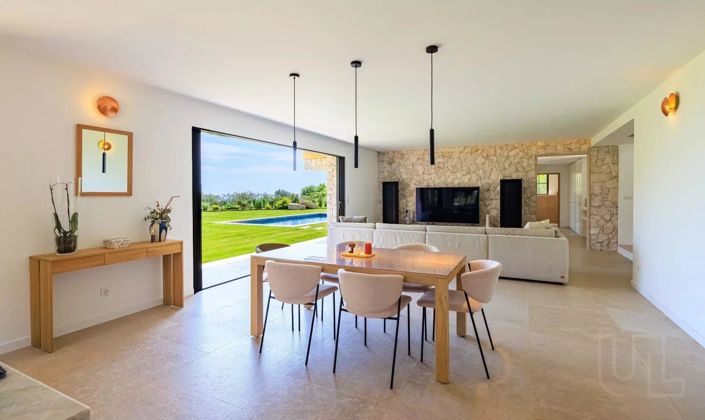 Image No.7-4 Bed House for sale