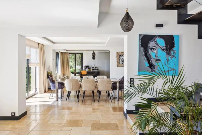 Image No.4-6 Bed House for sale