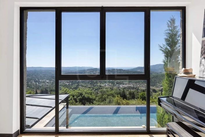 Image No.8-6 Bed House for sale