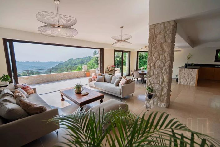 Image No.6-4 Bed House for sale