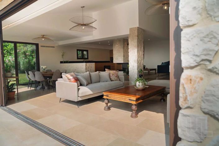 Image No.7-4 Bed House for sale