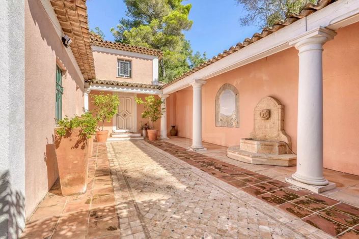 Image No.16-5 Bed House for sale