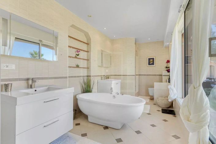 Image No.19-5 Bed House for sale