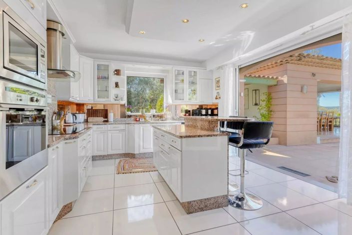 Image No.4-5 Bed House for sale