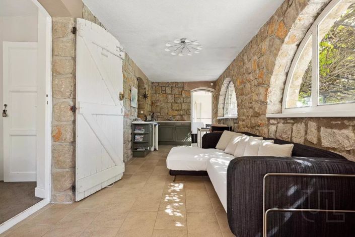 Image No.7-6 Bed House for sale