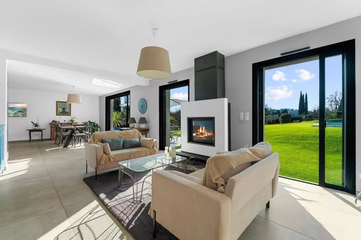 Image No.9-4 Bed House for sale