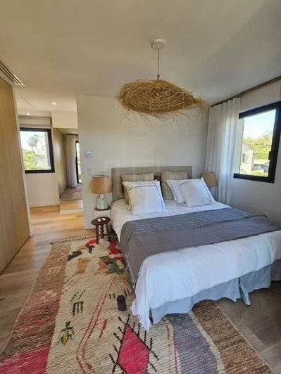 Image No.28-5 Bed House for sale