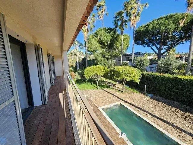 Image No.31-5 Bed House for sale