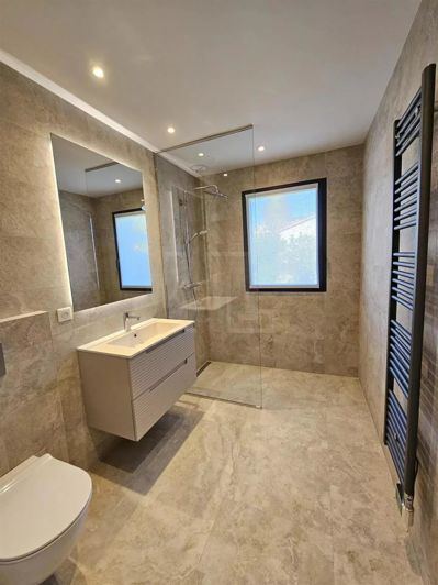 Image No.48-5 Bed House for sale