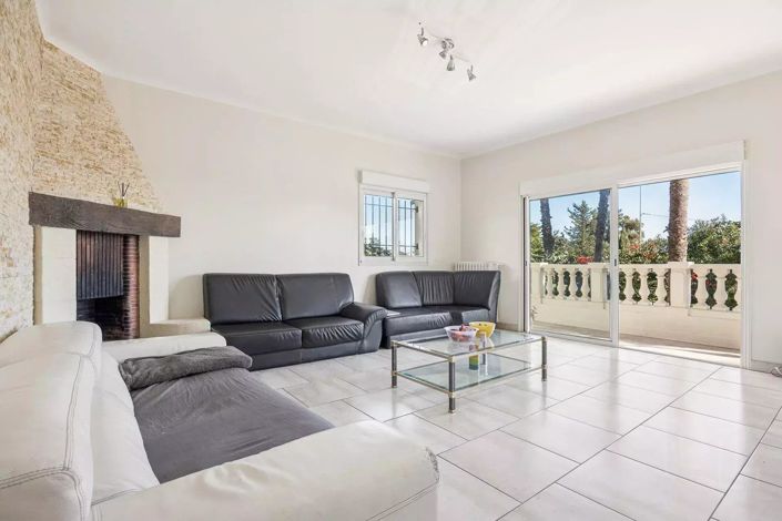 Image No.6-4 Bed House for sale